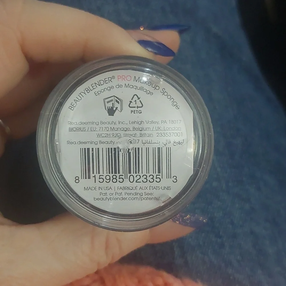 Beauty Blender Pro makeup sponge‎